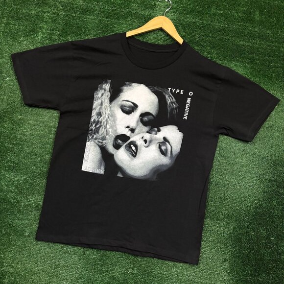 Type O Negative Bloody Kisses Gothic Metal Band T-Shirt Size Large - Picture 3 of 4